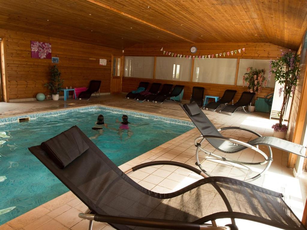 Treetops Cottages & Spa Гримсби Экстерьер фото